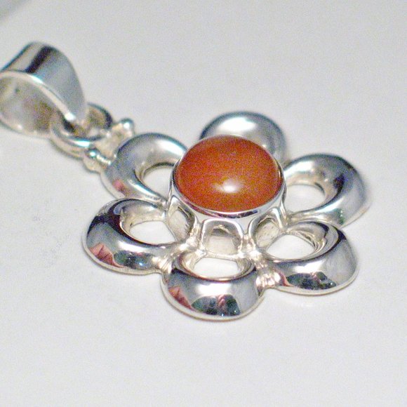 Flower Pendant Sterling Silver Carnelian | Jewelry - Picture 3 of 6